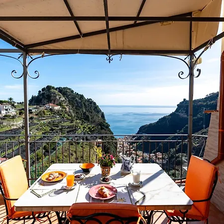 Il Paradiso Sul Mare بيت للعطل سكالا